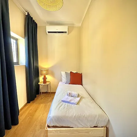 8 By Homing Apartment *